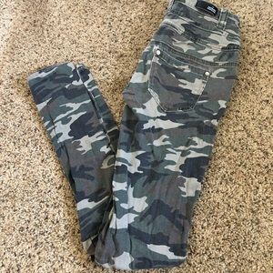 Super cute camo pants